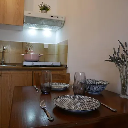 Apartmán Chrysoula's Welcoming Triple With Yard