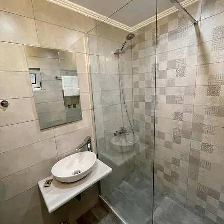 Chrysoula's Welcoming Triple With Yard *