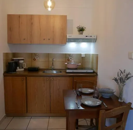 Chrysoula's Welcoming Triple With Yard Apartamento Monemvasía