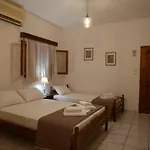 Chrysoula's Welcoming Triple With Yard Monemvasía